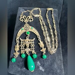 Vtg: Ornate Gold Toned Japanese/Chinese Green Glass Dangle Statement Necklace